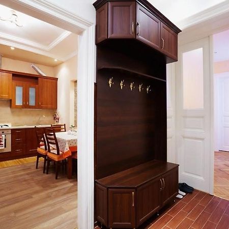 Petra Doroshenka19 Street Apartment Лвив Екстериор снимка