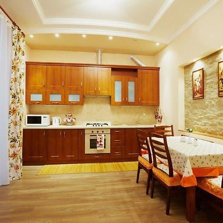 Petra Doroshenka19 Street Apartment Лвив Екстериор снимка